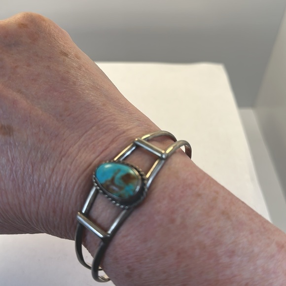 Turquoise Cuff, Sterling Silver, Vintage Bracelet, Small Wrist, 1970s, 70s, Boho - Picture 7 of 7